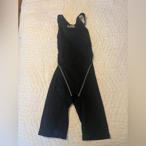 NIB - Women’s size 28 Arena Powerskin 2.0